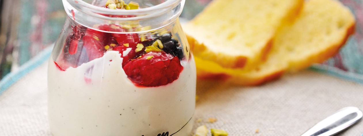 White Chocolate & Berry Pots